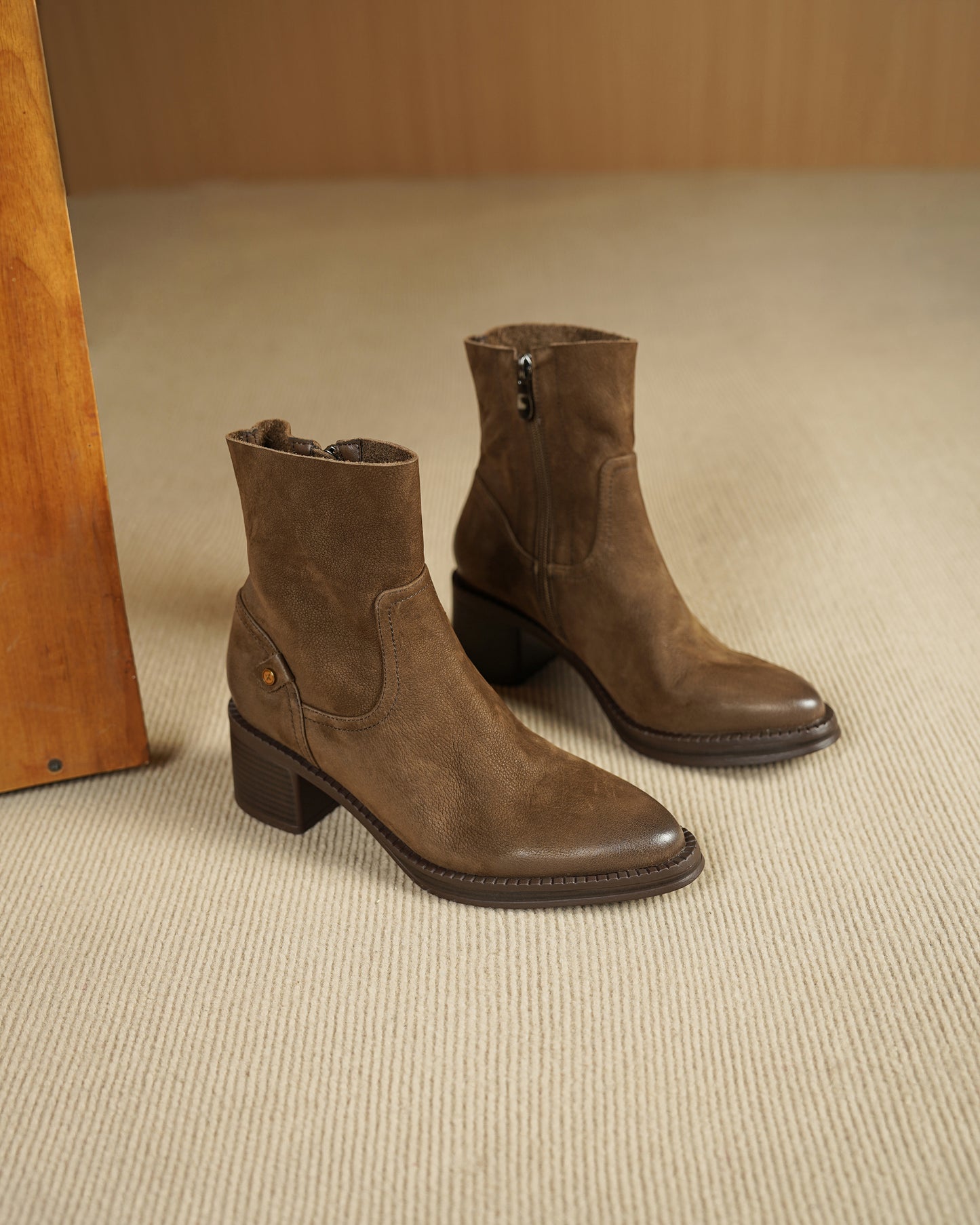 TinaCus Women's Suede/Genuine Leather Handmade Round Toe Stacked Heel Side Zip Casual Chelsea Booties