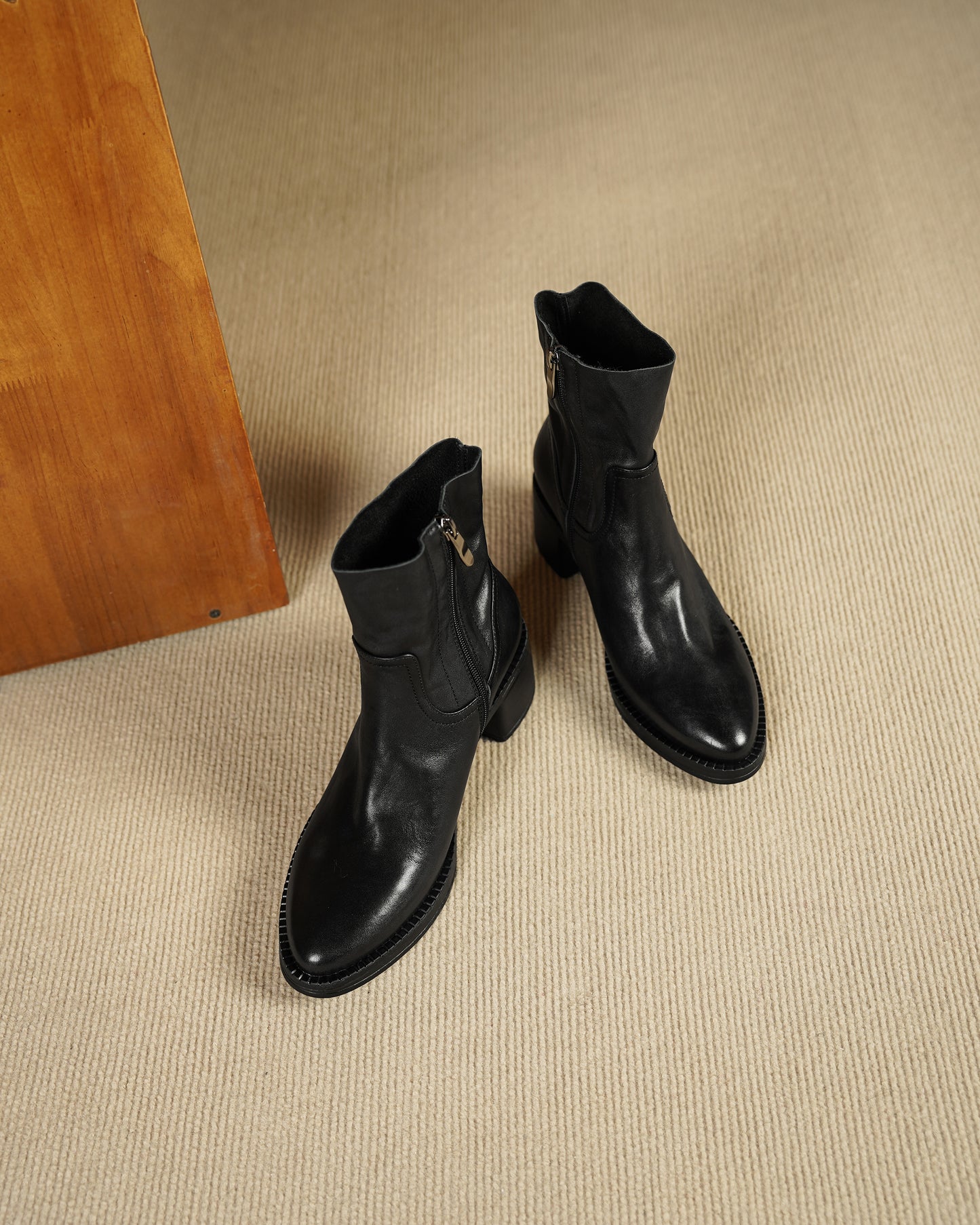 TinaCus Women's Suede/Genuine Leather Handmade Round Toe Stacked Heel Side Zip Casual Chelsea Booties