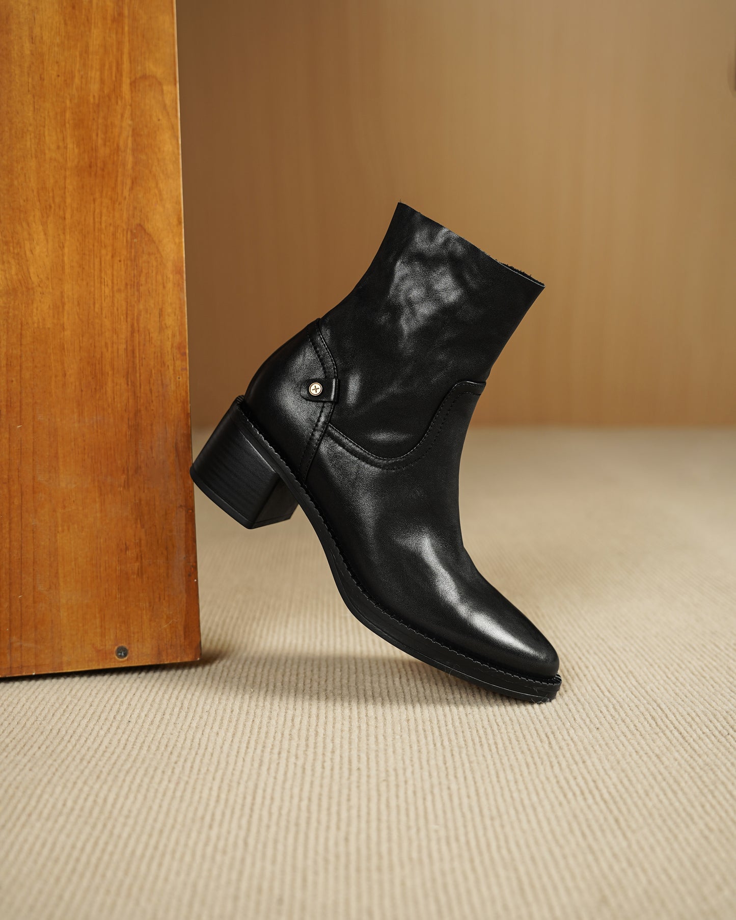 TinaCus Women's Suede/Genuine Leather Handmade Round Toe Stacked Heel Side Zip Casual Chelsea Booties