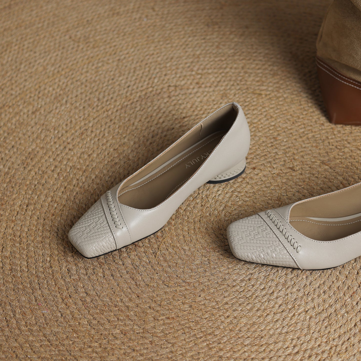 TinaCus Handmade Women's Genuine Leather Square Toe Stitching Chunky Heel Ballet Pump Shoes