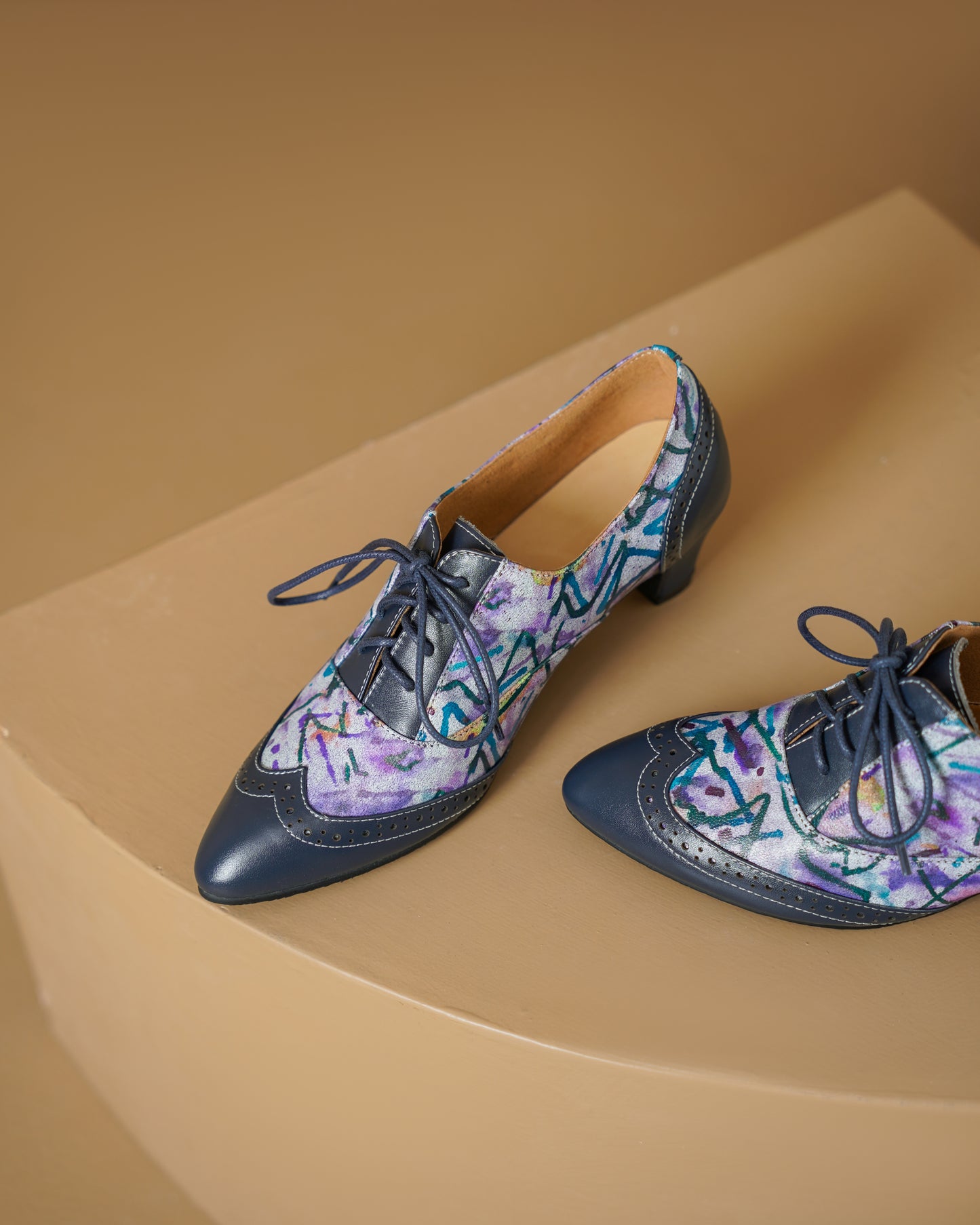 TinaCus Women's Oxfords Handmade Genuine Leather Floral Print Perforated Ponited Toe Dress Wingtip Shoes