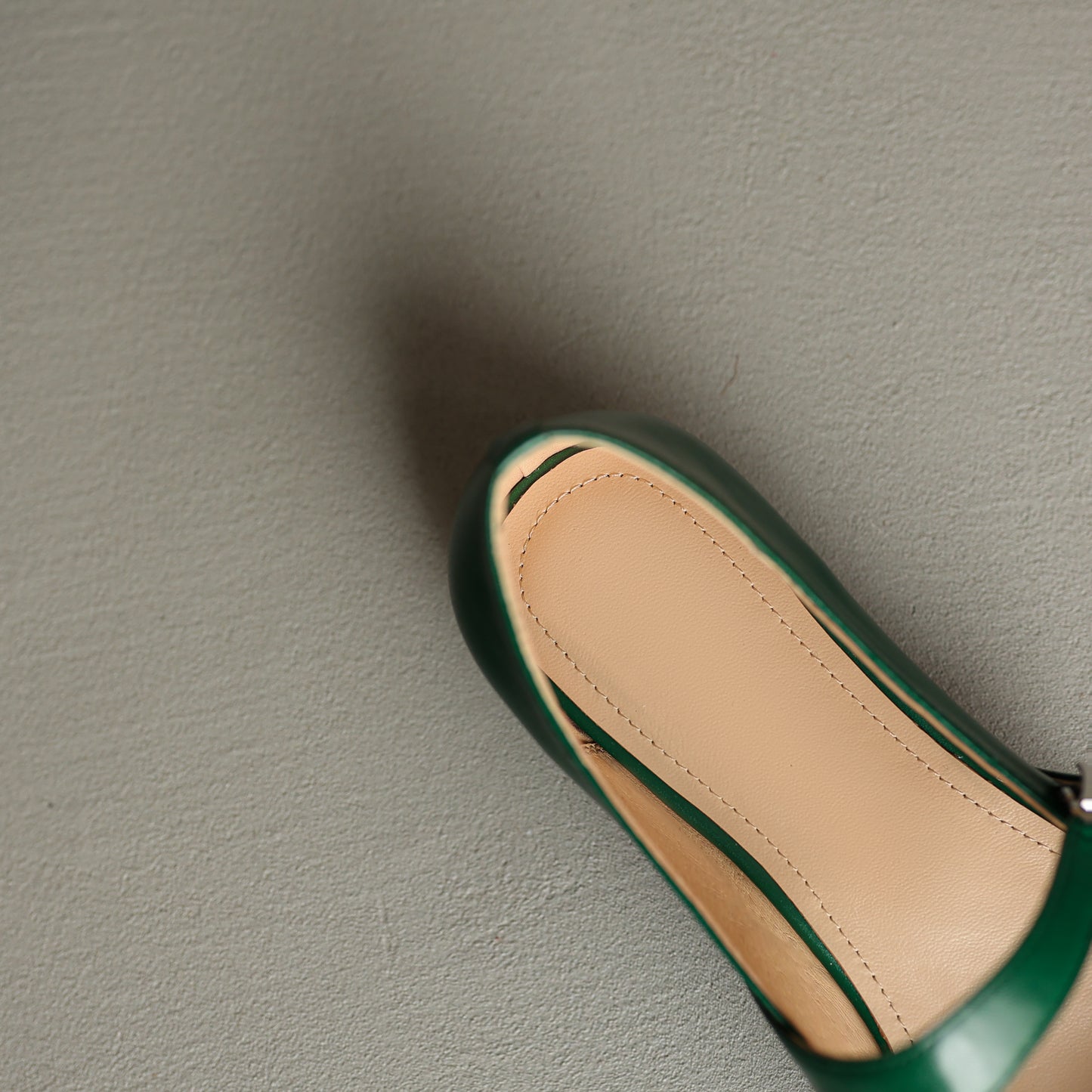 TinaCus Handmade Genuine Leather Women's Round Toe Flat Modern Buckle Mary Jane Shoes