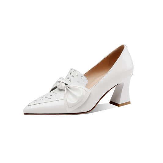 TinaCus Damen-Pumps aus glänzendem Lackleder, handgefertigt, spitze Zehenpartie, Punkte-Dekor, Spulenabsatz und Schleife